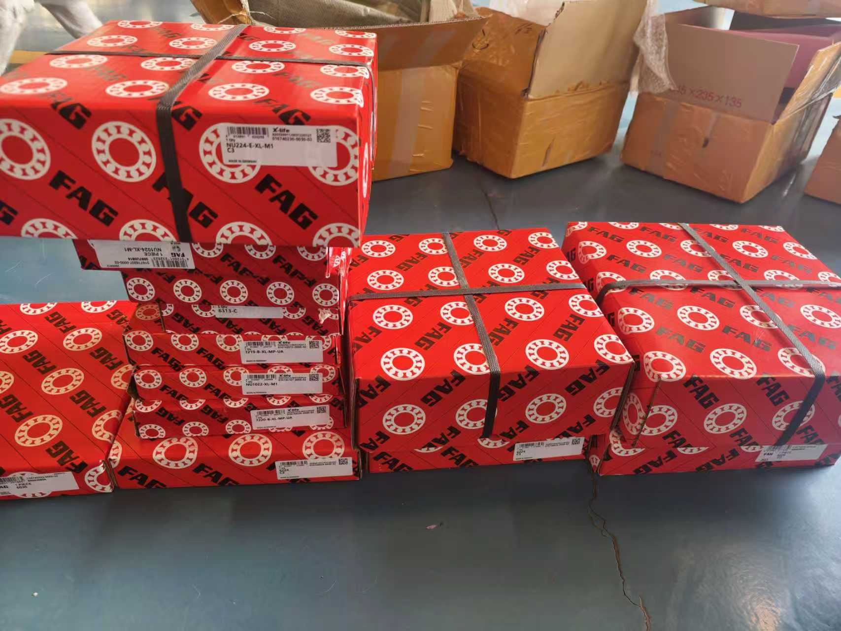 采用进口FAG轴承